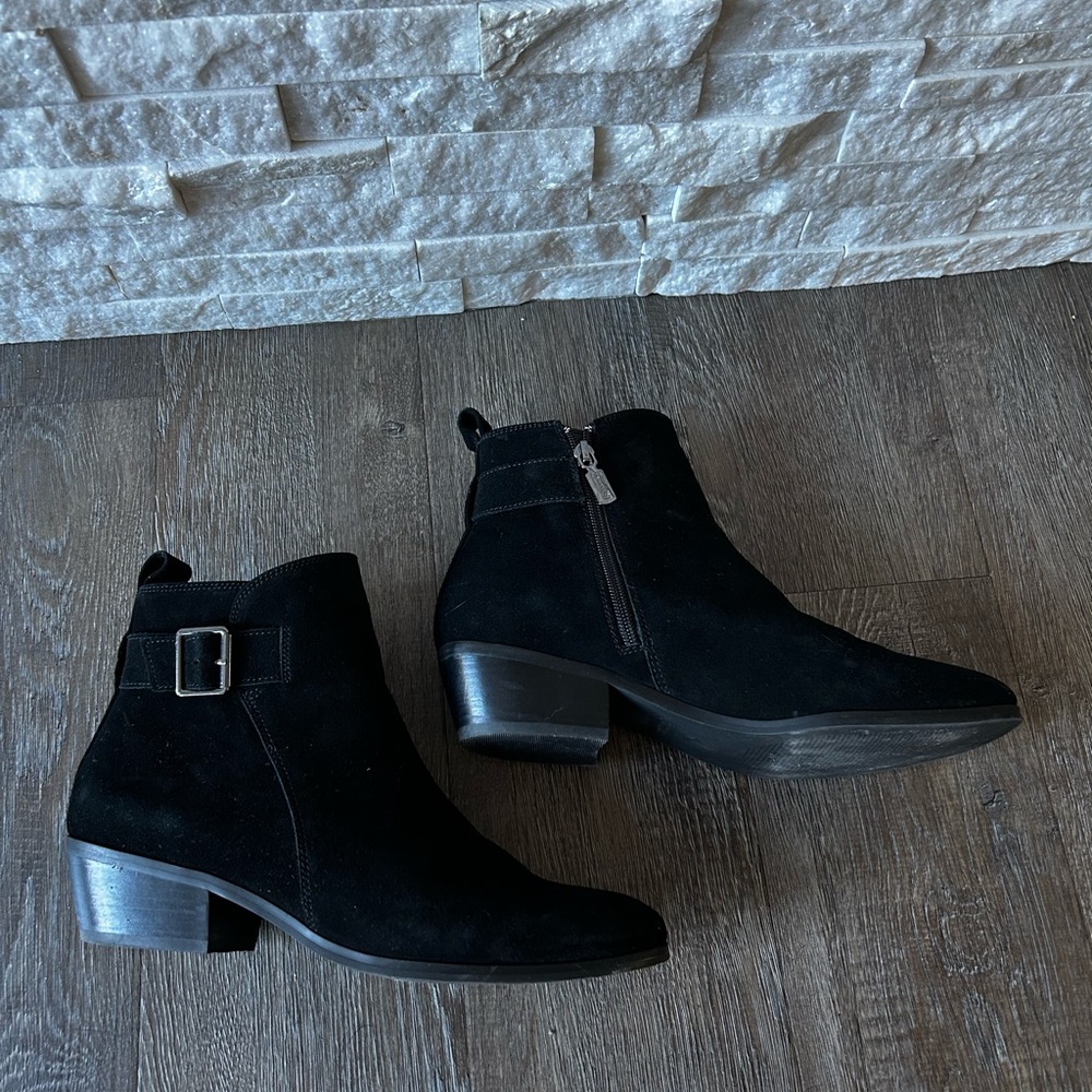 BLONDO Black Suede Ankle Boots Size 10
